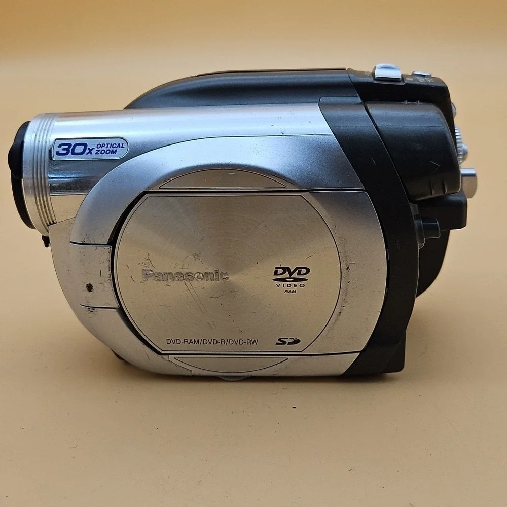 Panasonic VDR-D200 DVD Video Camera 30x Optical Zoom‎ UNTESTED AS IS FOR PARTS